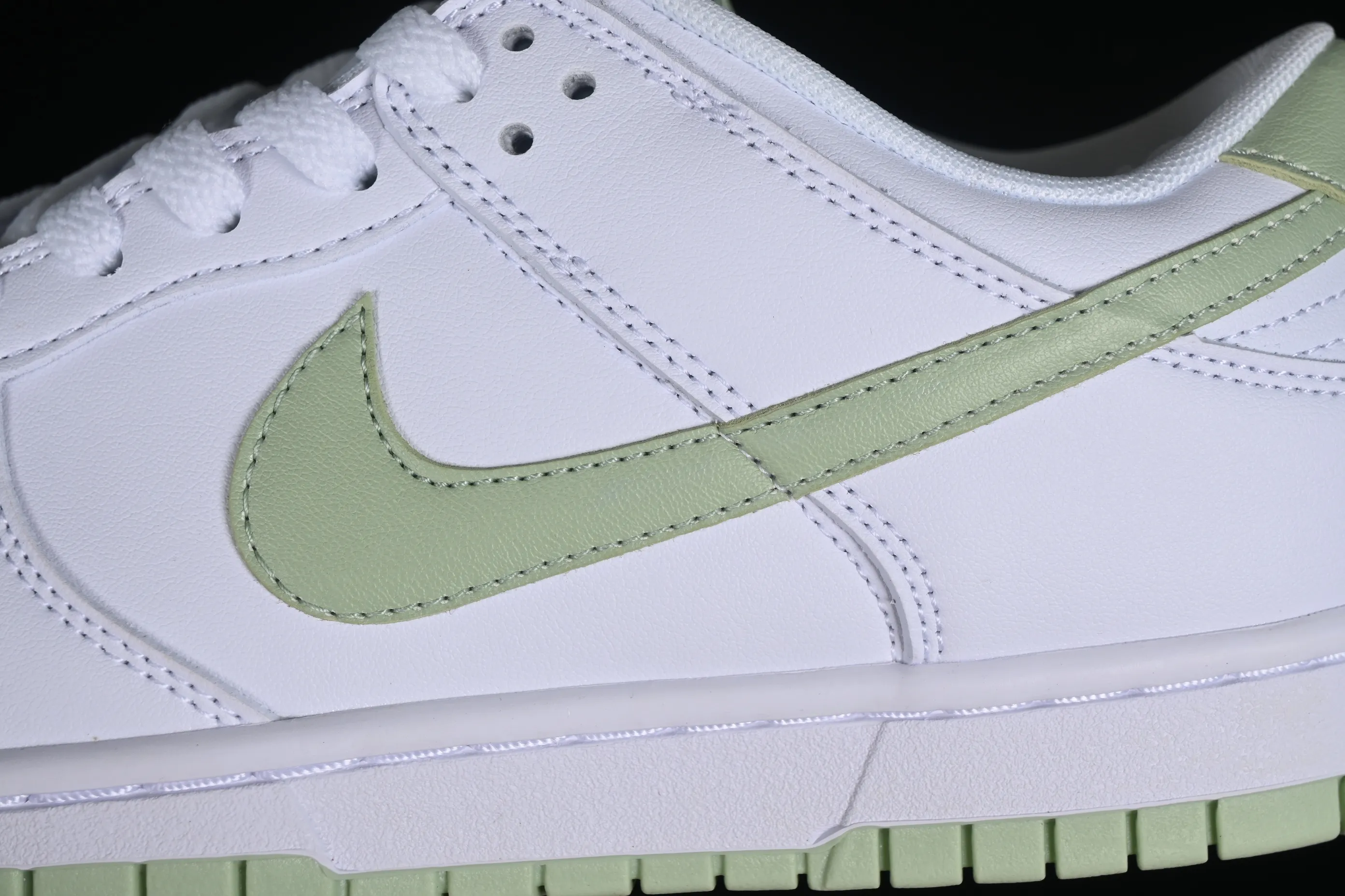 All Categories Nk SB Dunk Series Nk SB Dunk Low Low-top sneakers Nk SB Dunk Low Mint white and green color Low-top casual sports skateboard shoes DV0831-105